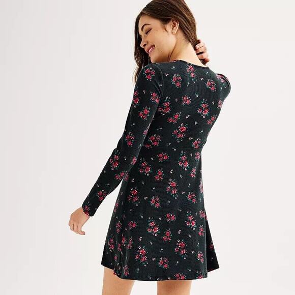 Kohl's Juniors' SO Black With Pink Flowers Wrap Bodice Skater Dress Org $38, 1X - Picture 4 of 13